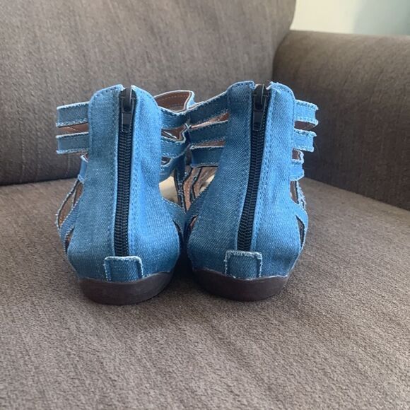 Elegant Blue Sandals for Effortless Style - Picture 3 of 8